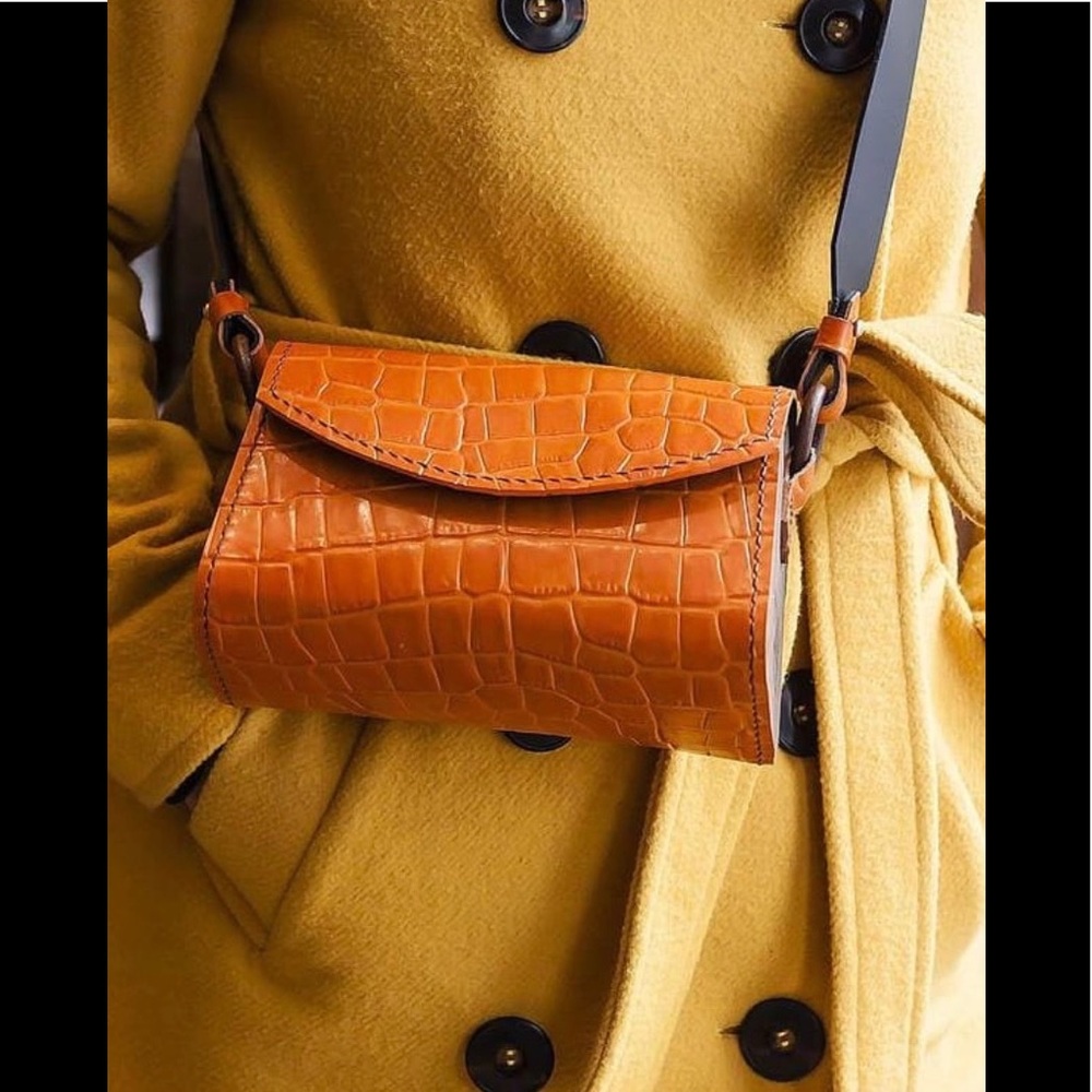 NWT DW Handmade Genuine Leather & Wood Crossbody - Picture 3 of 13